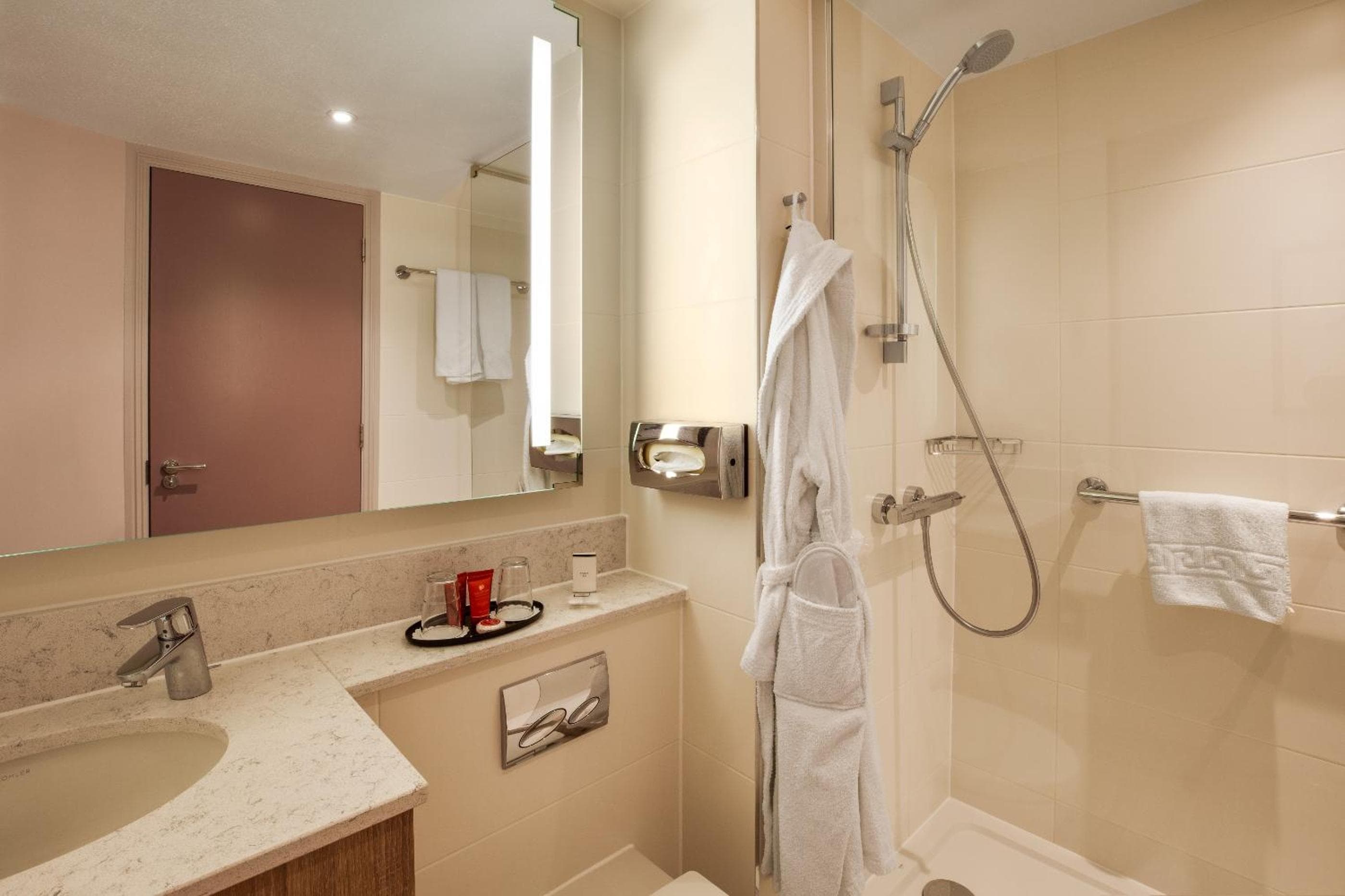 Leonardo Hotel London Heathrow Airport