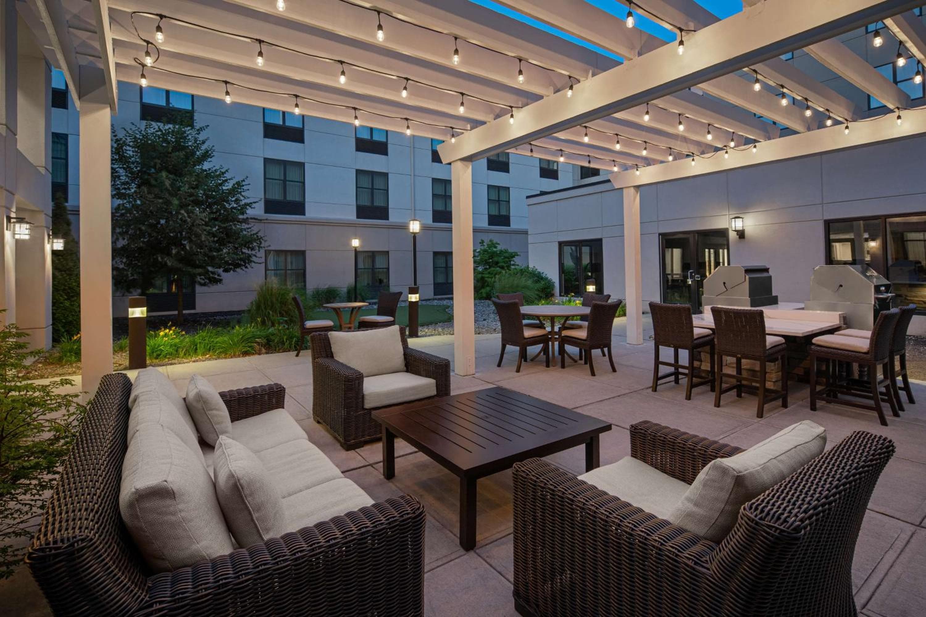 Homewood Suites by Hilton Carle Place - Garden City