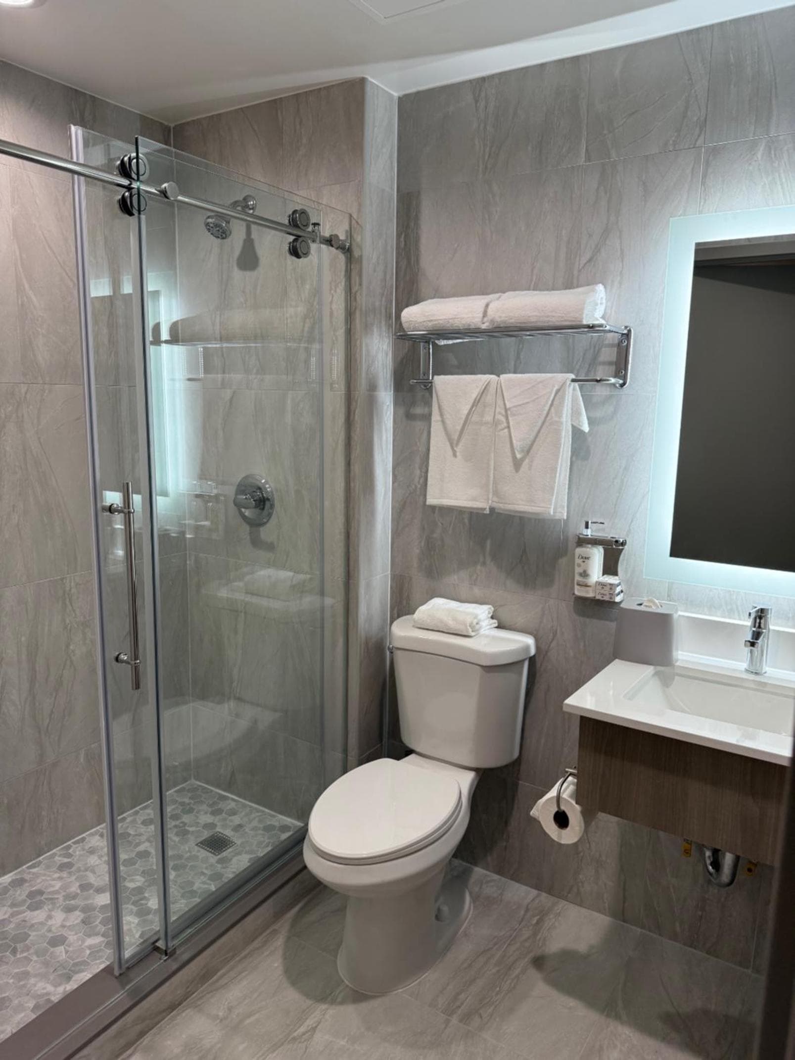 Holiday Inn Express And Suites Bronx NYC, an IHG Hotel