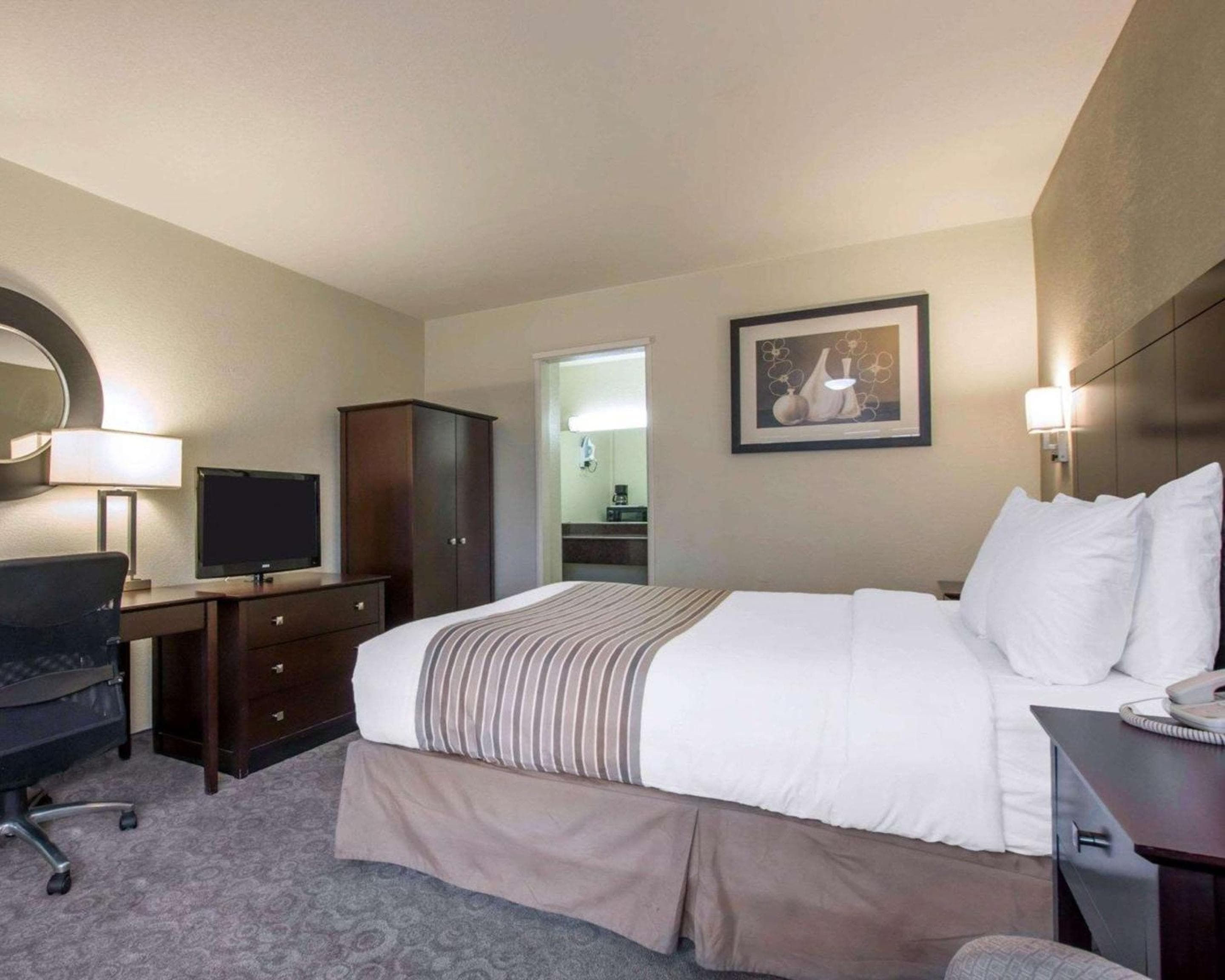 Rodeway Inn Convention Center